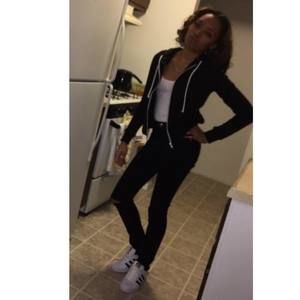 Meet your Posher, Myra